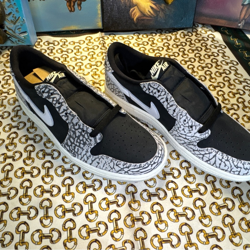 Nike Black and White Artistic Sneakers
